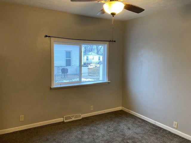 Building Photo - 2620 L Ave