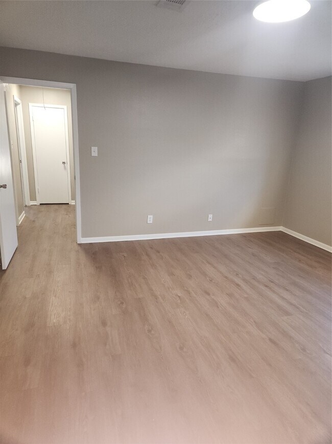 Foto del edificio - 23918 Beaverwood Dr