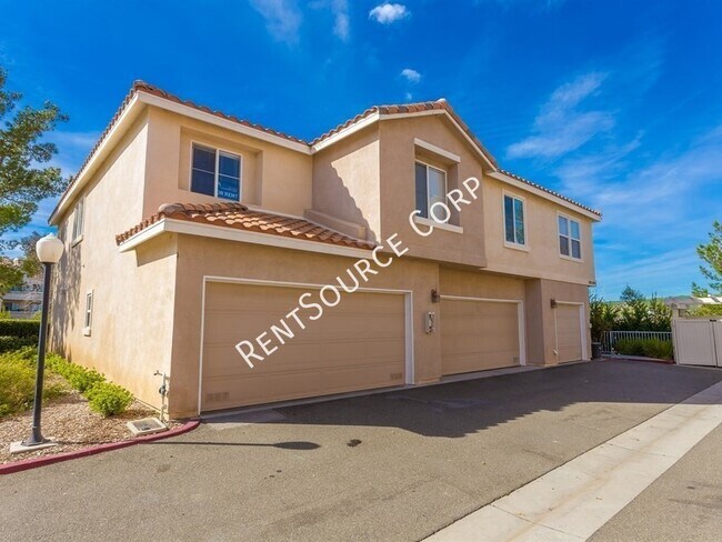 Foto del edificio - 18004 Flynn Dr