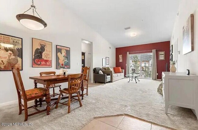 Building Photo - 8201 Green Parrot Rd