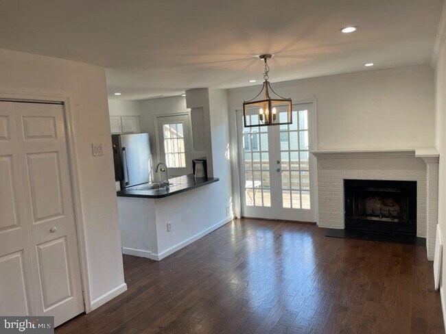 Building Photo - 262 Liberty Dr