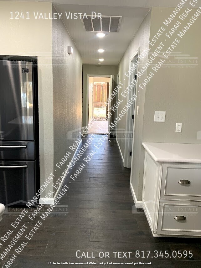 Foto del edificio - 1241 Valley Vista Dr