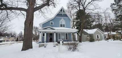 Building Photo - 876 Washington St