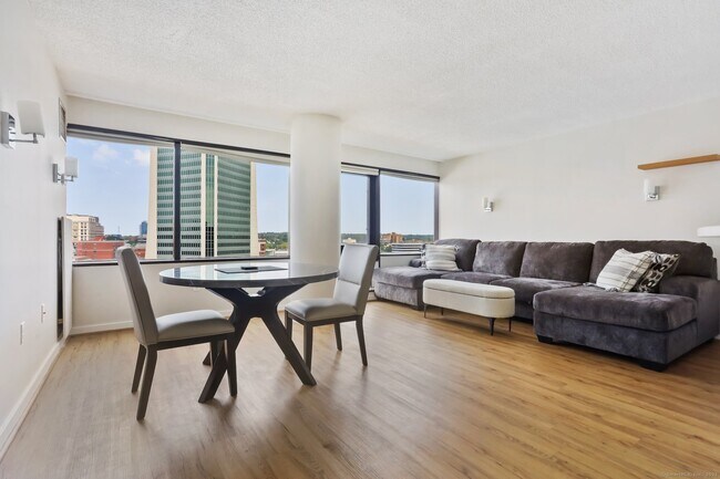 Foto del edificio - 127 Greyrock Pl