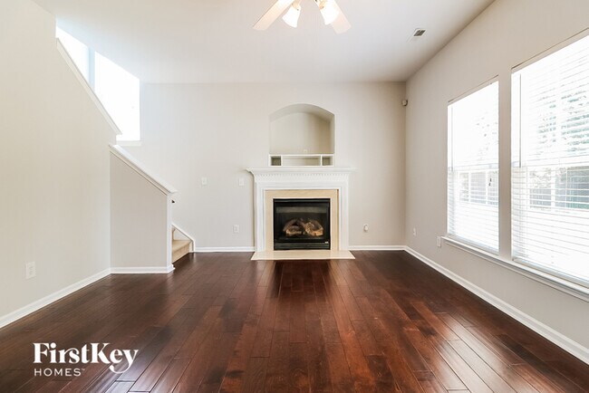 Foto del edificio - 3703 Pemberton Way