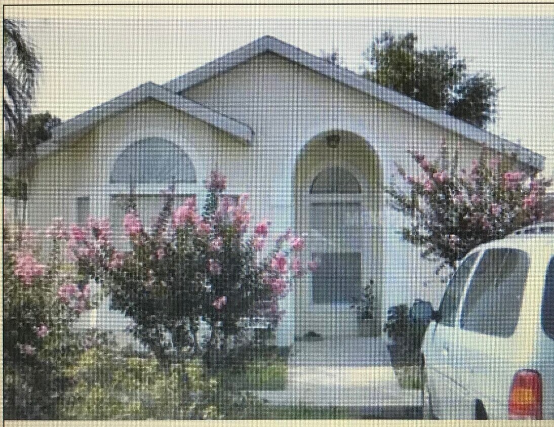 Foto principal - 513 Seasons Ct