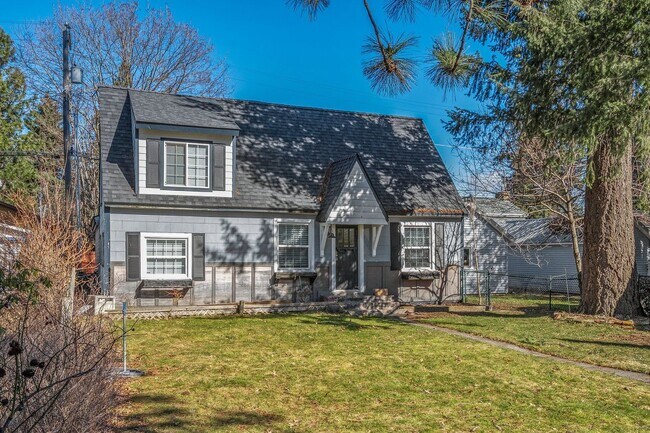 Foto del edificio - Sanders Beach home 3 bed 2 bath with secon...