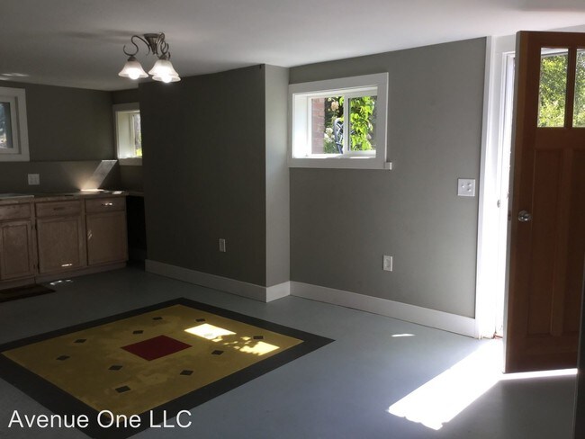 Building Photo - 2 br, 1 bath House - 3910 S 192nd Unit B