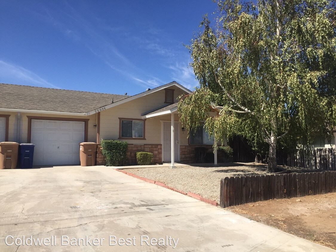 22025 Golden Star Blvd, Tehachapi, CA 93561 Room for Rent in