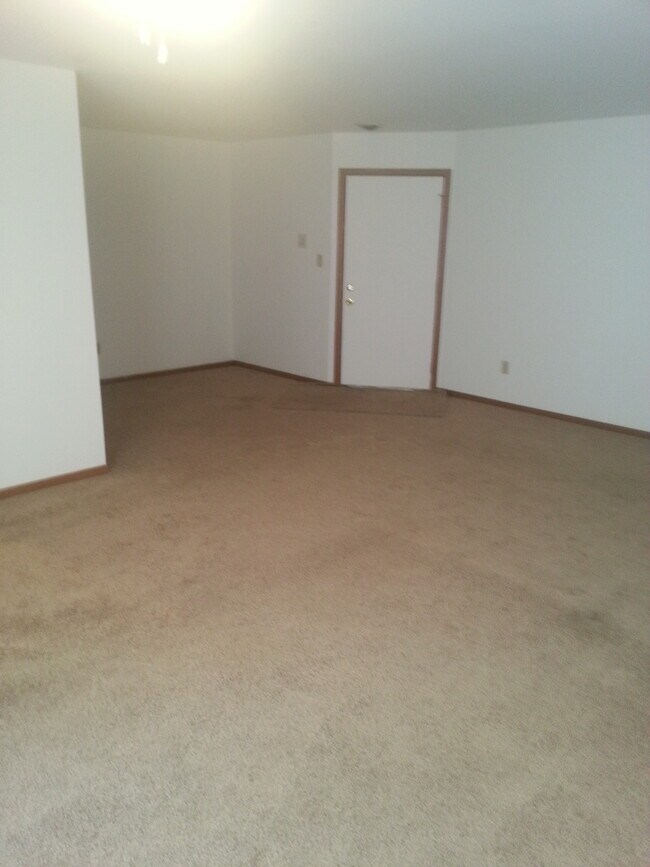 Living room - 2633 Morningside Dr