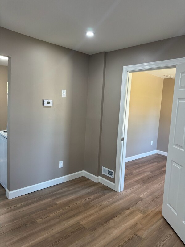 Foto del edificio - 1617 Lawton Ave