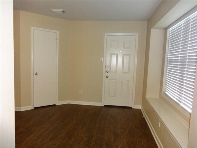 Building Photo - 9510 Juniper Pl Ct