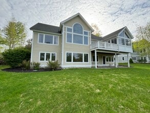 Building Photo - 3 Falcon Ln