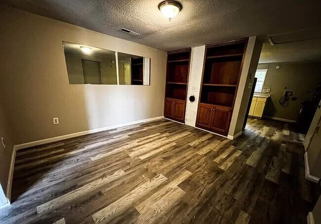 Living Room - 614 Manley St