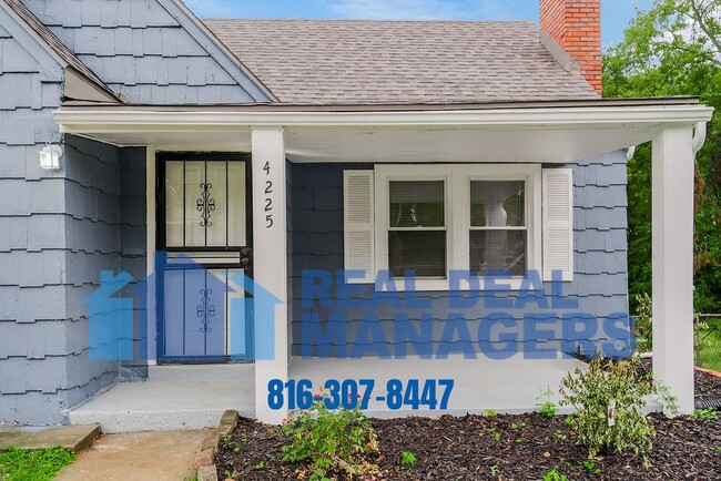 Foto del edificio - "Charming 4-Bedroom Kansas City Home with ...