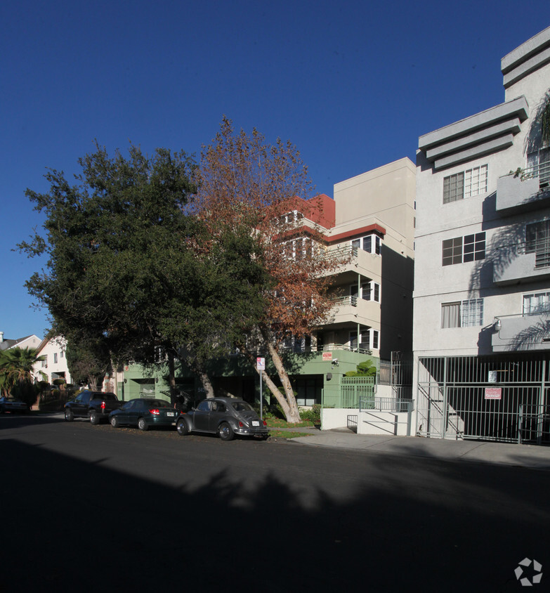 Foto principal - Carlton Way Apartments