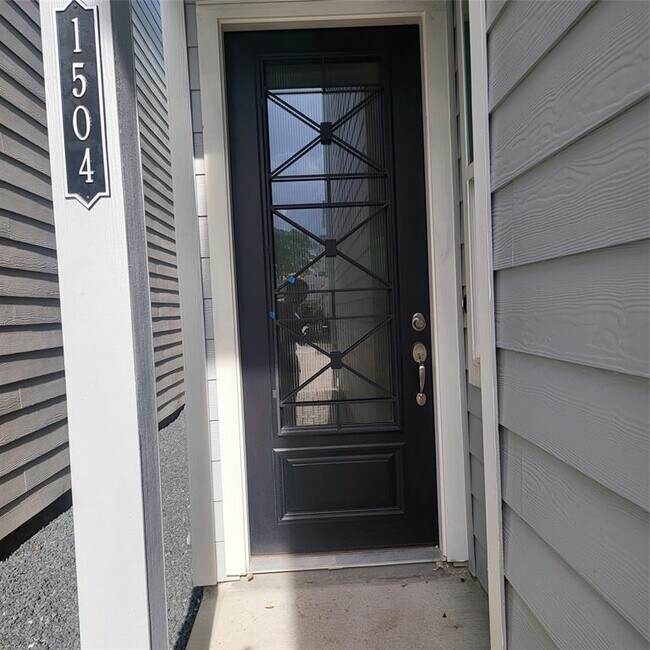 Building Photo - 1504 Upland Glen Way