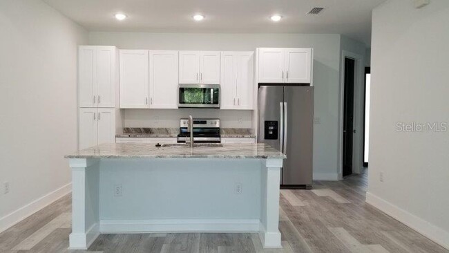 Foto del edificio - 26287 Explorer Rd