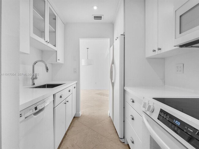 Building Photo - 255 Galen Dr