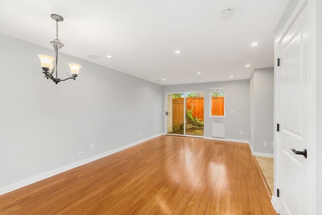 Foto del edificio - 2 Bedroom 2.5 Bath Townhouse Kirkland