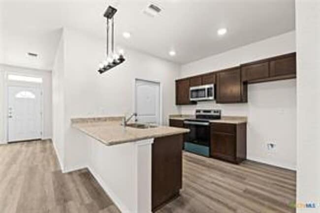 Foto del edificio - 121 Leon Ln