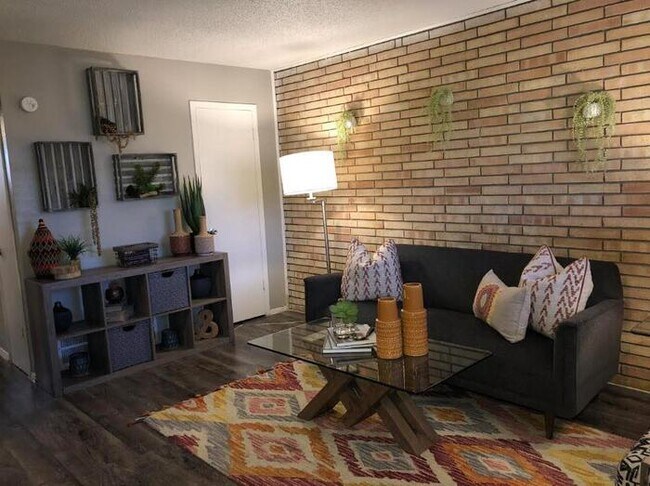 Foto del edificio - 247 W Dickson Ave