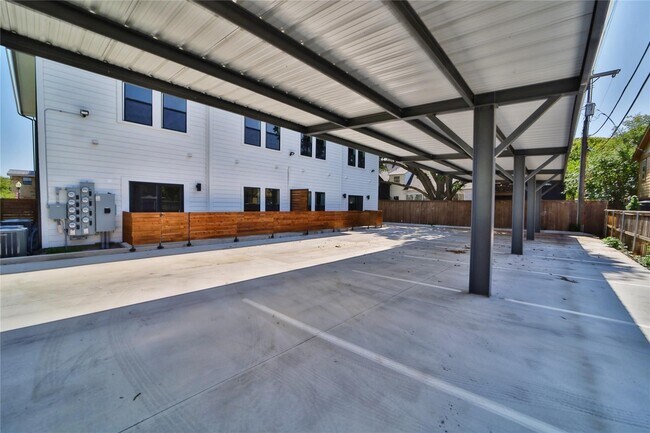 Building Photo - 1322 Lipscomb St