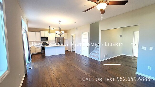 Building Photo - Elegant 3-Bedroom Home in Prime Woodbury L...