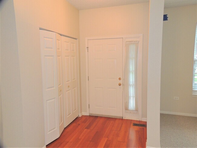 Building Photo - 583 Saddlebrook Ln