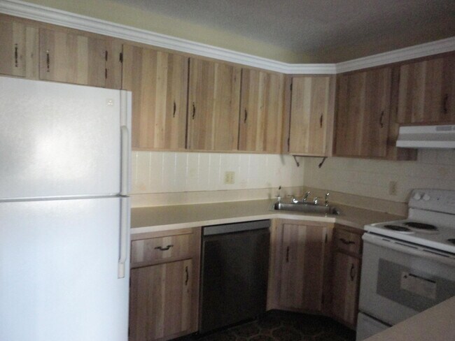 Foto del edificio - 329 Knotty Pine Cir
