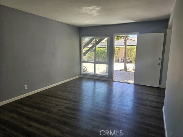 Building Photo - 929 W Lodge Ave