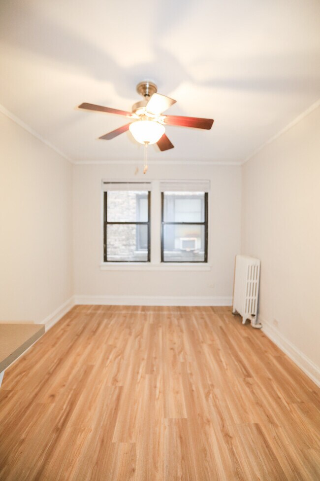 Building Photo - 5210 S Woodlawn Ave