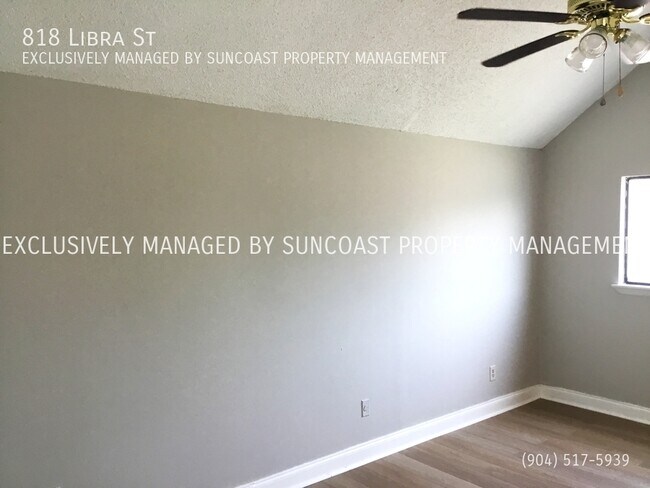Building Photo - Beautiful 2BR/2BA home in Jacksonville