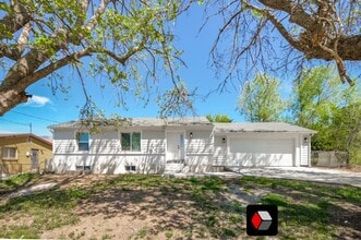 Building Photo - 4050 Porter Ave