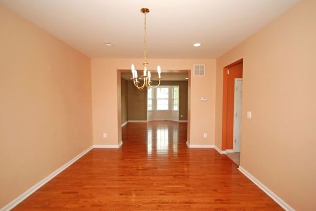 Building Photo - 12 Goldstar Dr