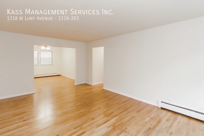 Building Photo - 1318 W Lunt Ave