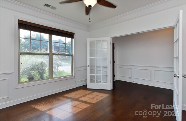 Foto del edificio - 549 Daventry Ct