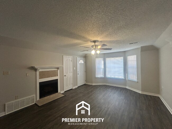 Building Photo - 7130 Redfern Dr