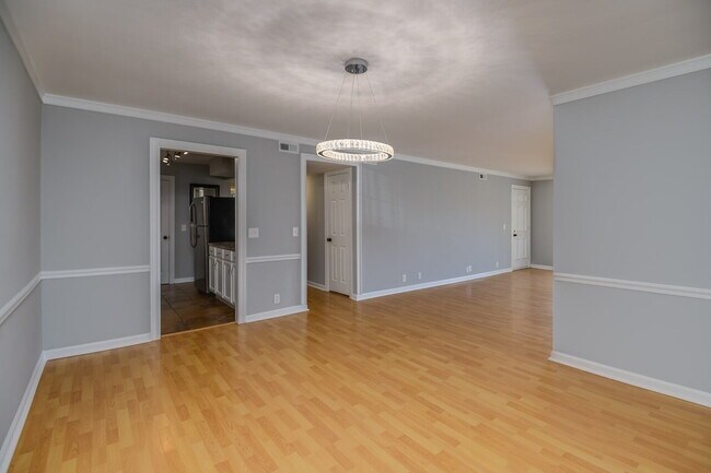 Building Photo - Sanbyrn Hall 3-Bedroom Gem – Full Amenitie...