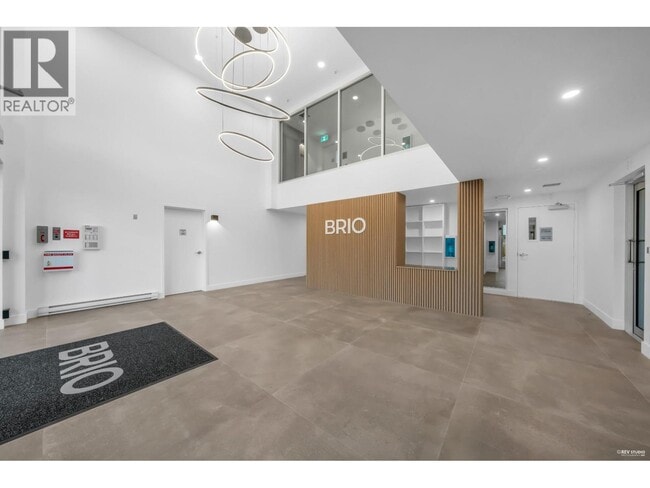 Building Photo - 6479 Selma Ave