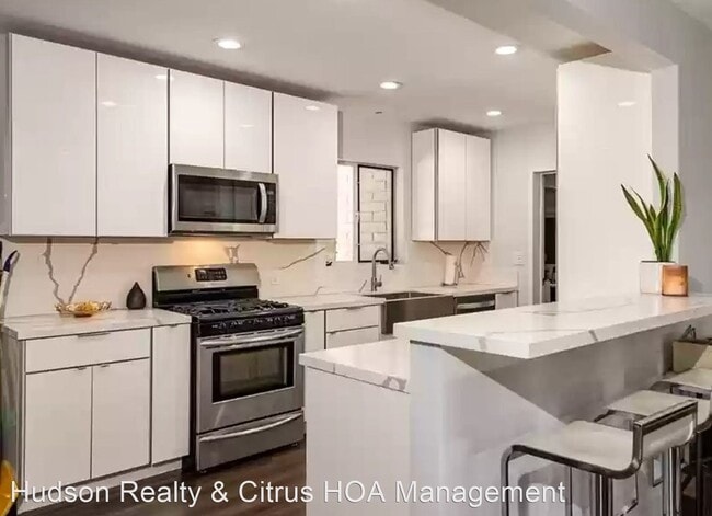 Building Photo - 2 br, 1 bath House - 1199 Olive Ave. #A