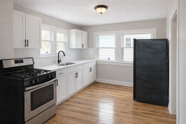 Photo - 3584 Lloyd Rd House