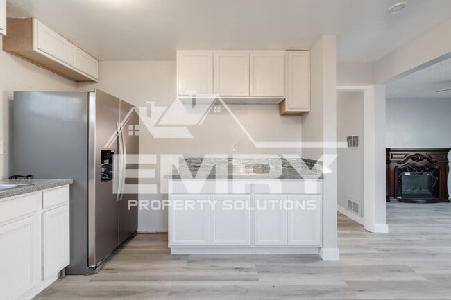 Foto del edificio - 6255 Gifford Ave