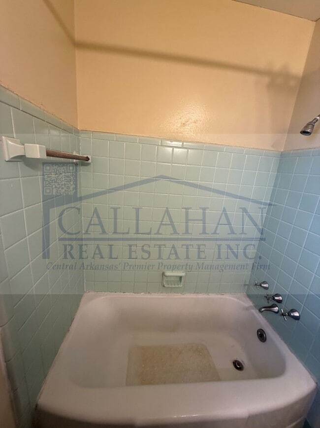 Building Photo - Park Hill 2 Bedroom