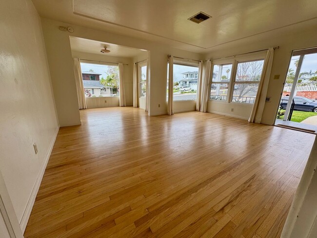 Foto del edificio - 803 Van Nuys St