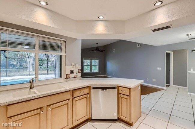 Building Photo - 4 br, 2 bath House - 3906 Broomsedge Ln UNIT