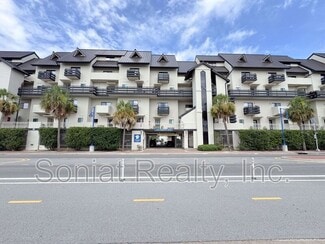 Building Photo - 7300 Lakeshore Dr