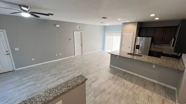 Foto del edificio - Charming 3 Bedroom, 2 Bathroom Home in Palm Bay!!