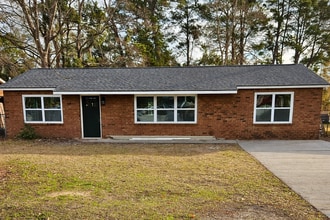 Building Photo - 220 Phillips Ave