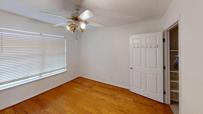 Foto del edificio - **Reduced rent** $1,880 Spacious 3-Bedroom Home in Prime North Pensacola Location